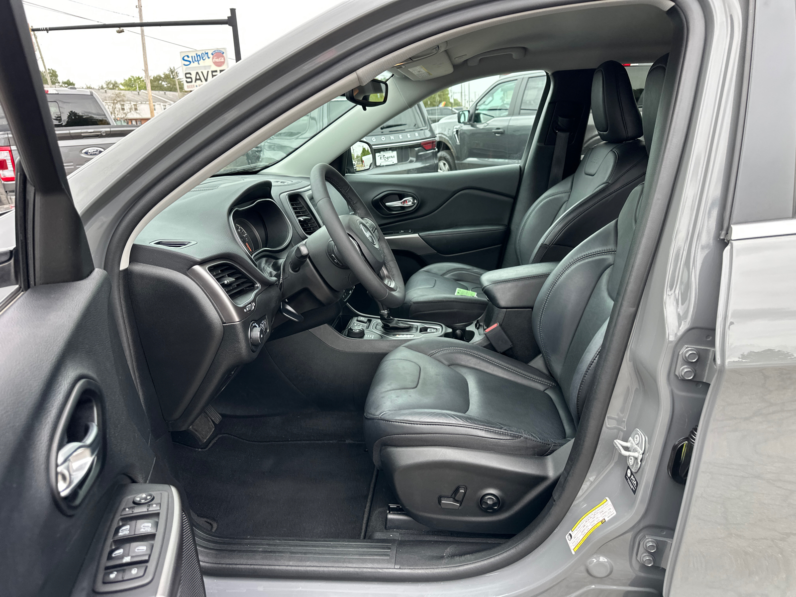 2021 Jeep Cherokee Latitude Lux 6