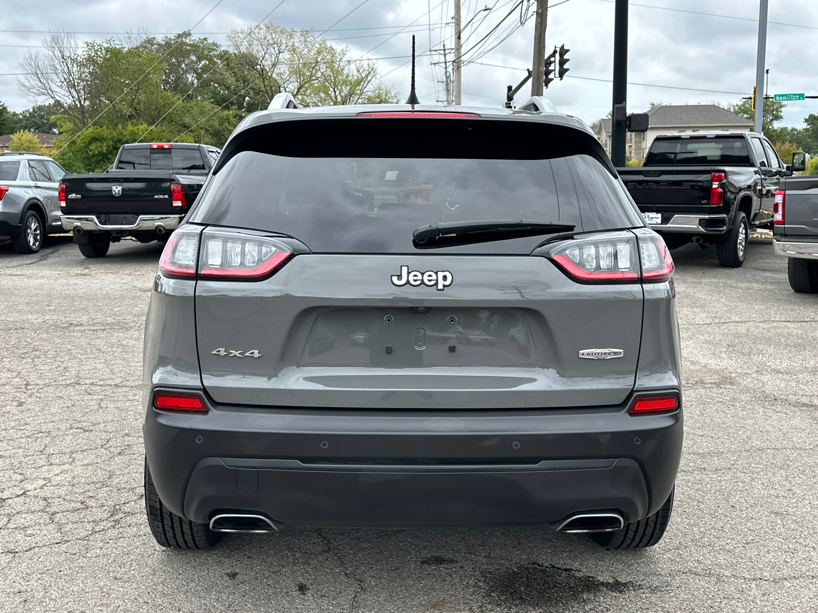 2021 Jeep Cherokee Latitude Lux 32