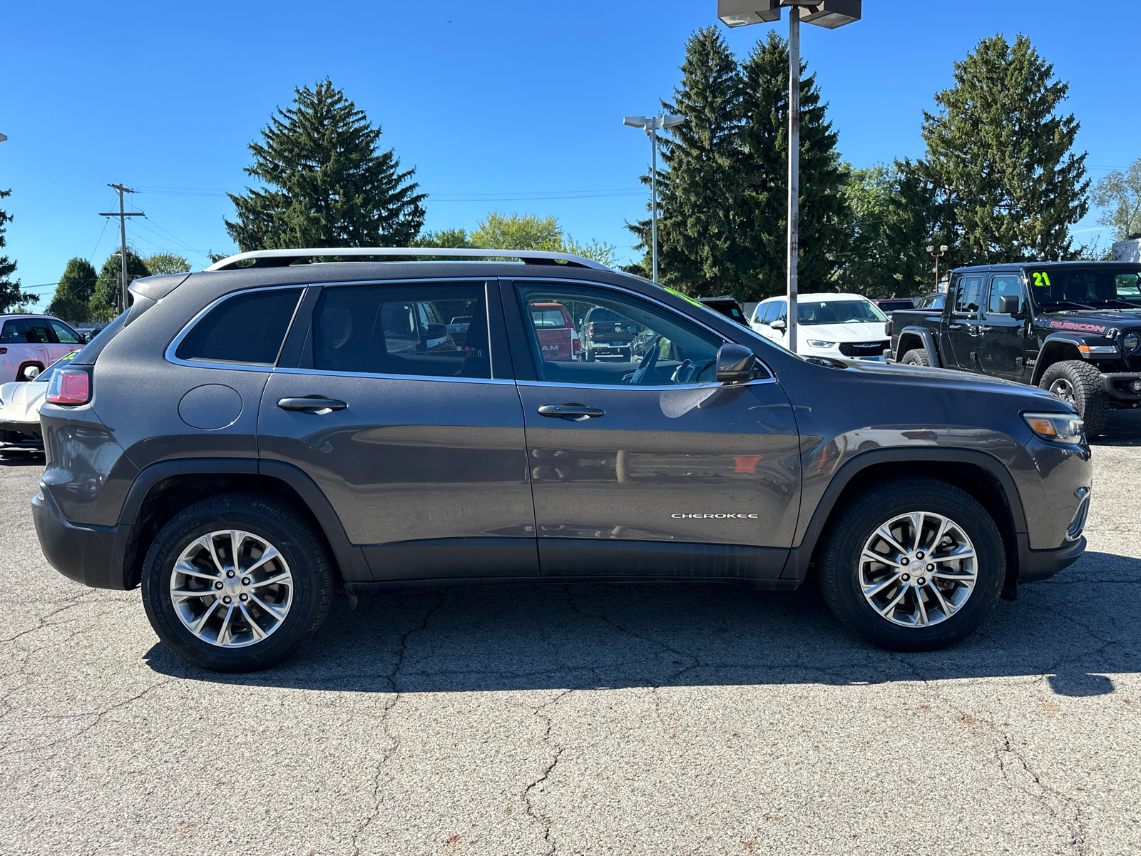 2021 Jeep Cherokee Latitude Lux 2