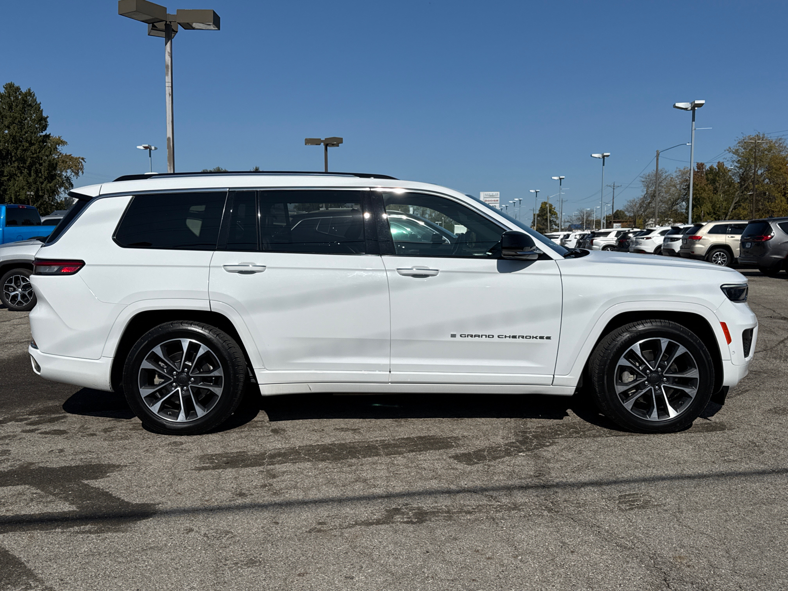 2021 Jeep Grand Cherokee L Overland 2