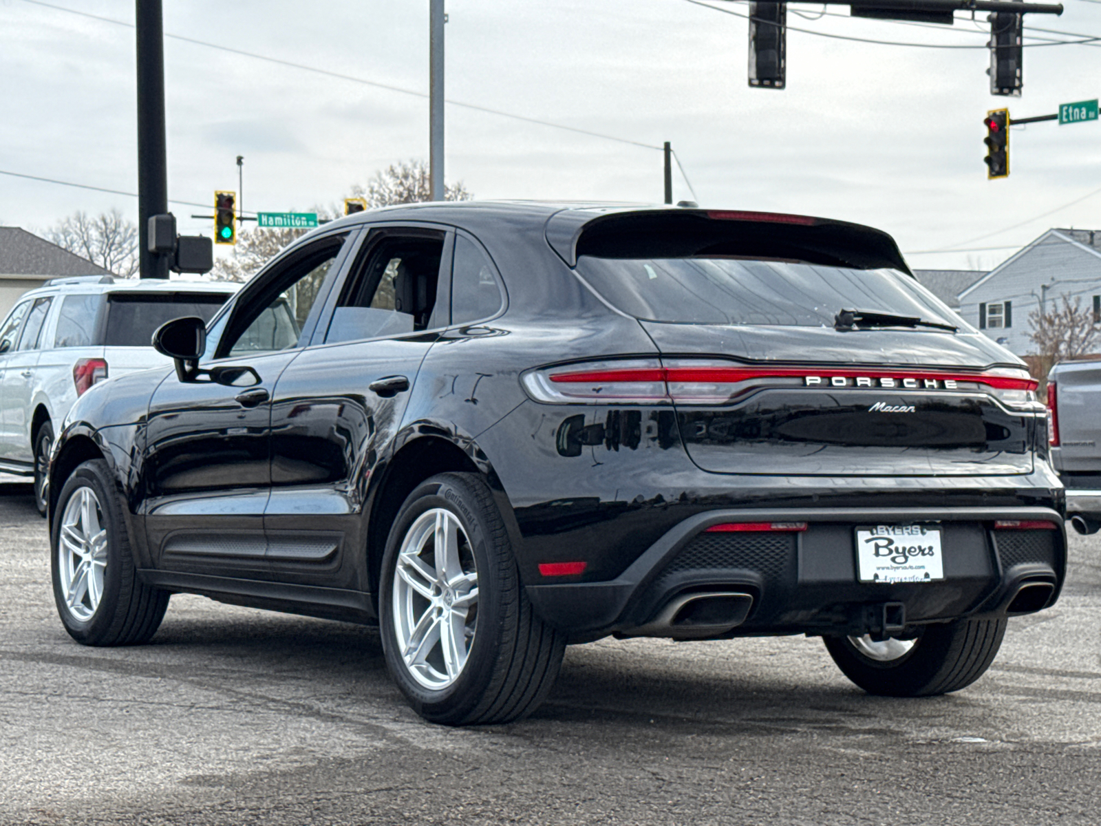 2022 Porsche Macan Base 4