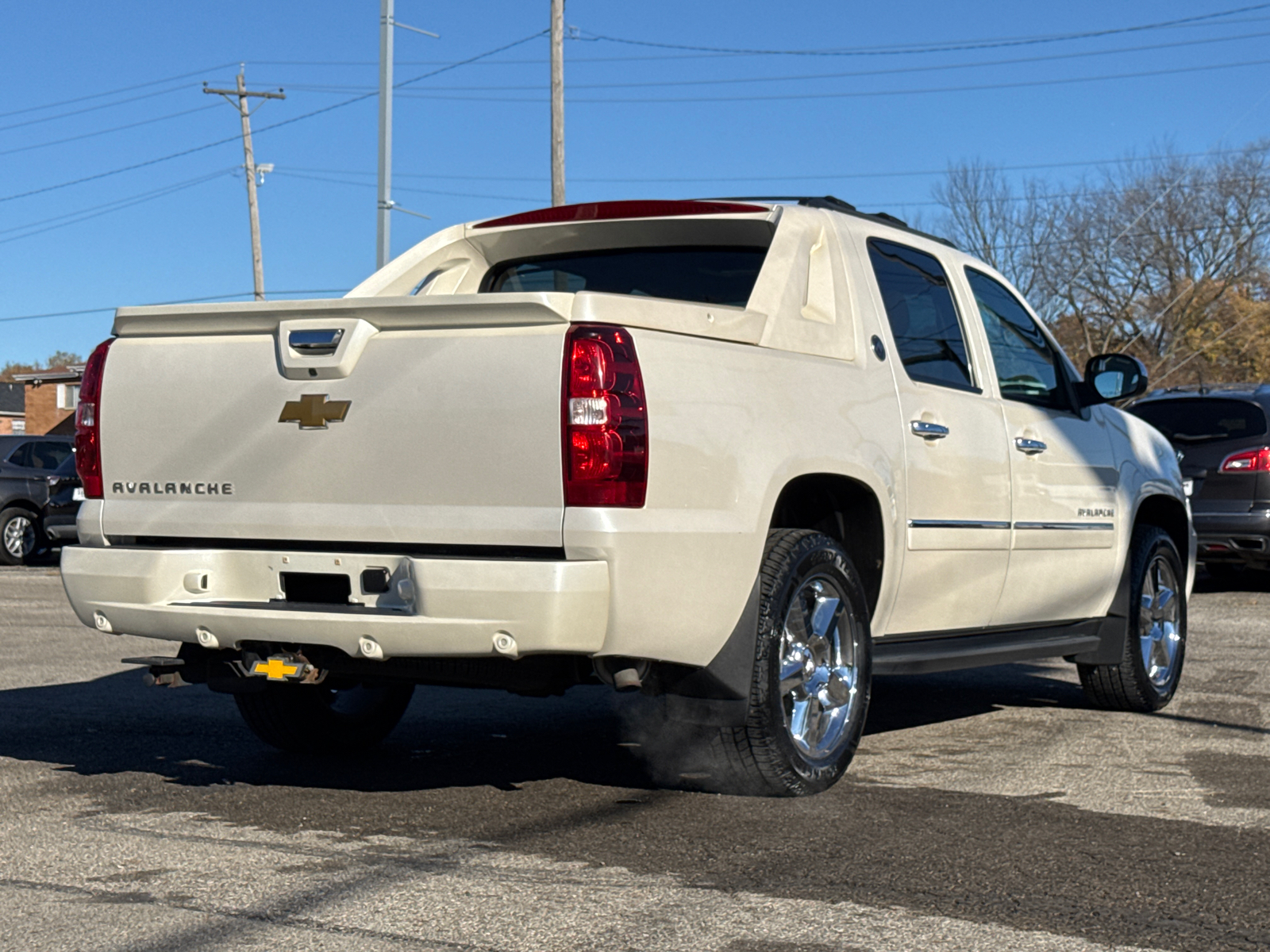 2013 Chevrolet Avalanche 1500 LTZ 3