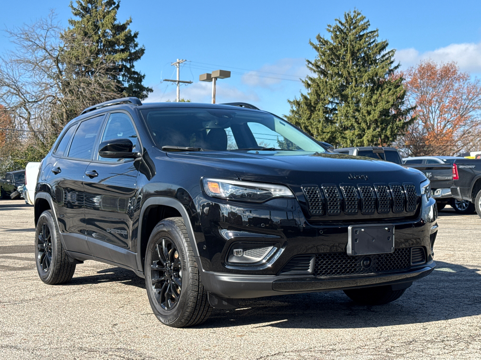 2023 Jeep Cherokee Altitude 1