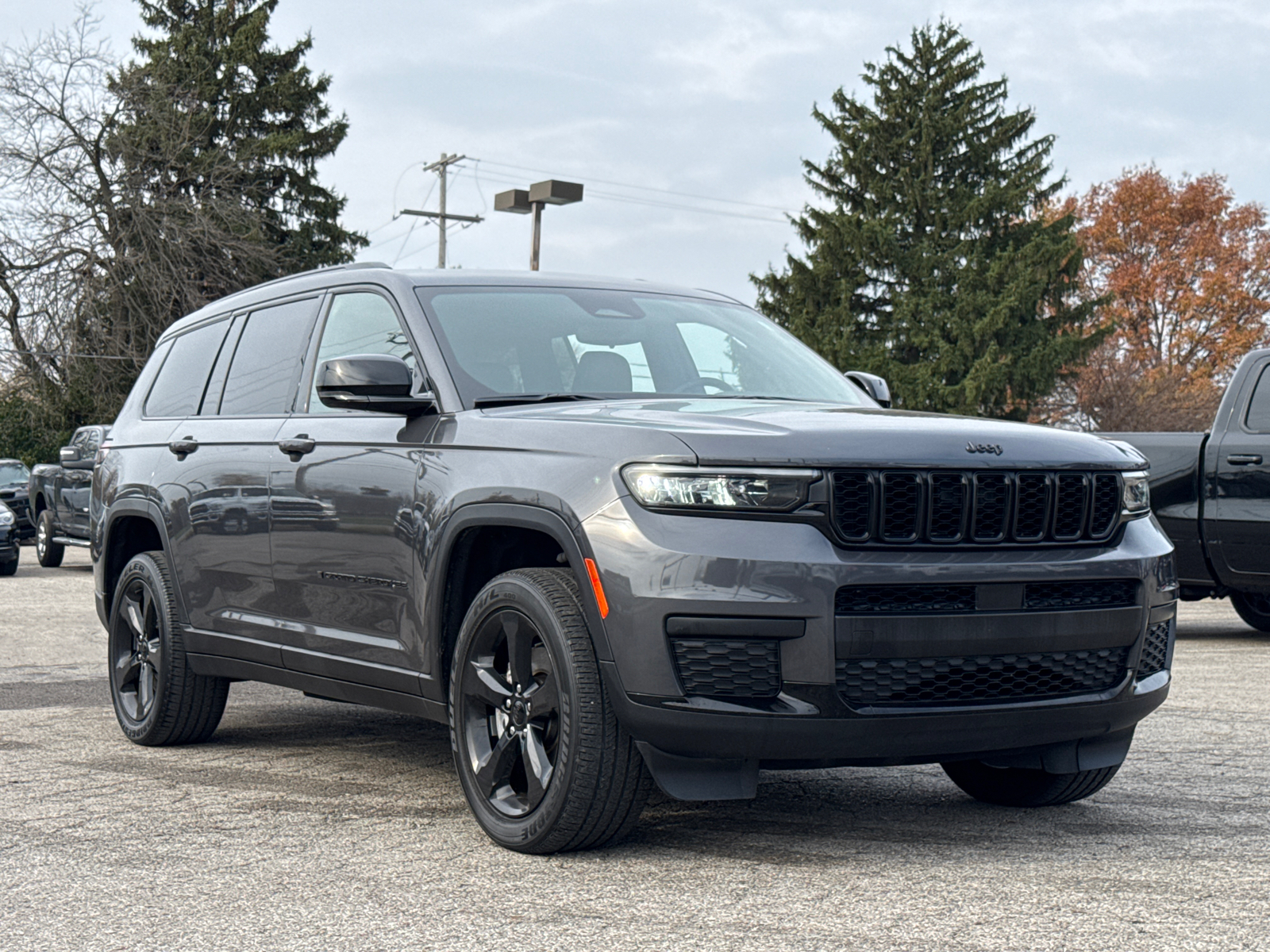 2022 Jeep Grand Cherokee L Laredo 1