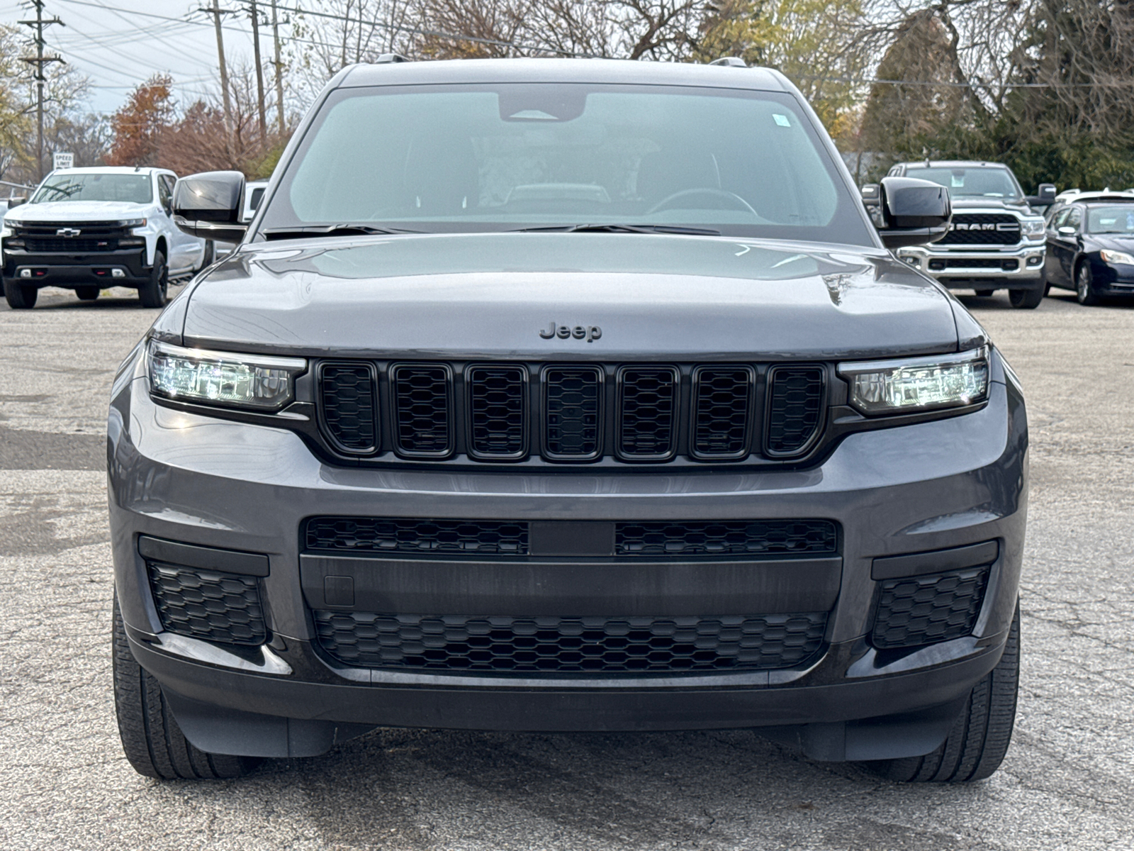 2022 Jeep Grand Cherokee L Laredo 34