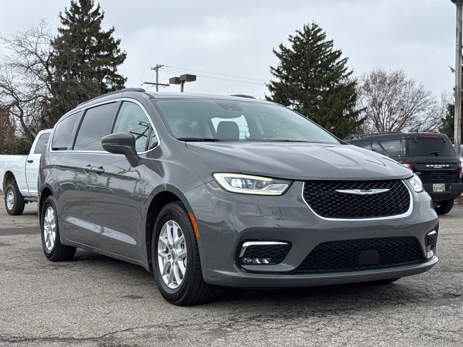 2022 Chrysler Pacifica Touring L 1