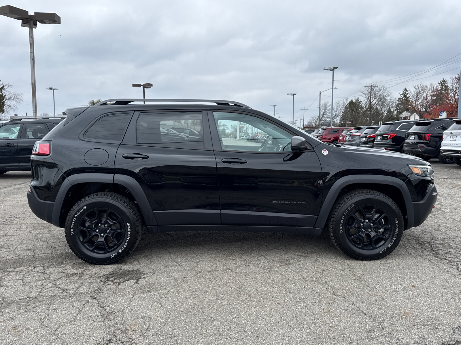 2021 Jeep Cherokee Trailhawk 2