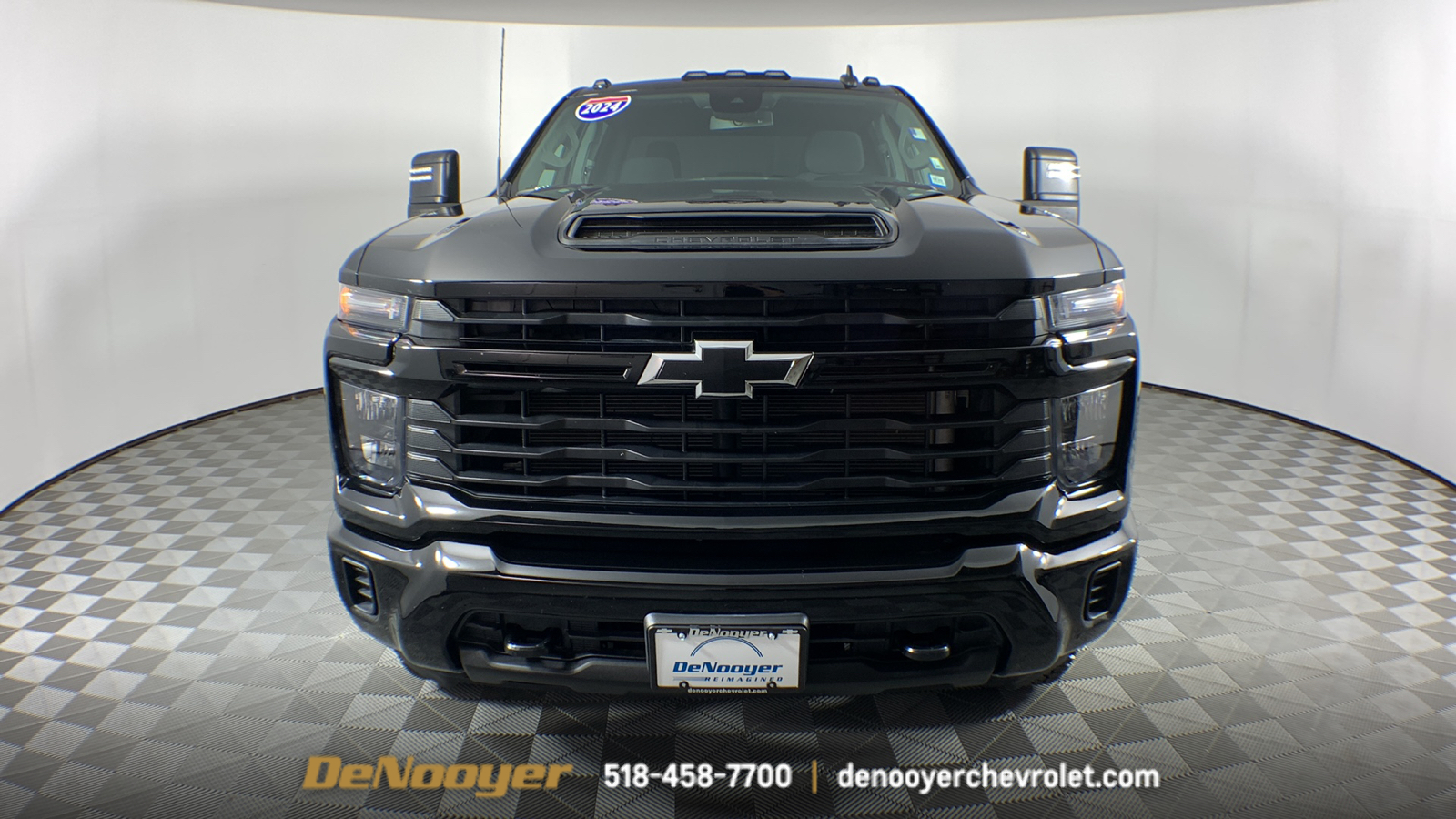 2024 Chevrolet Silverado 2500HD Custom 3