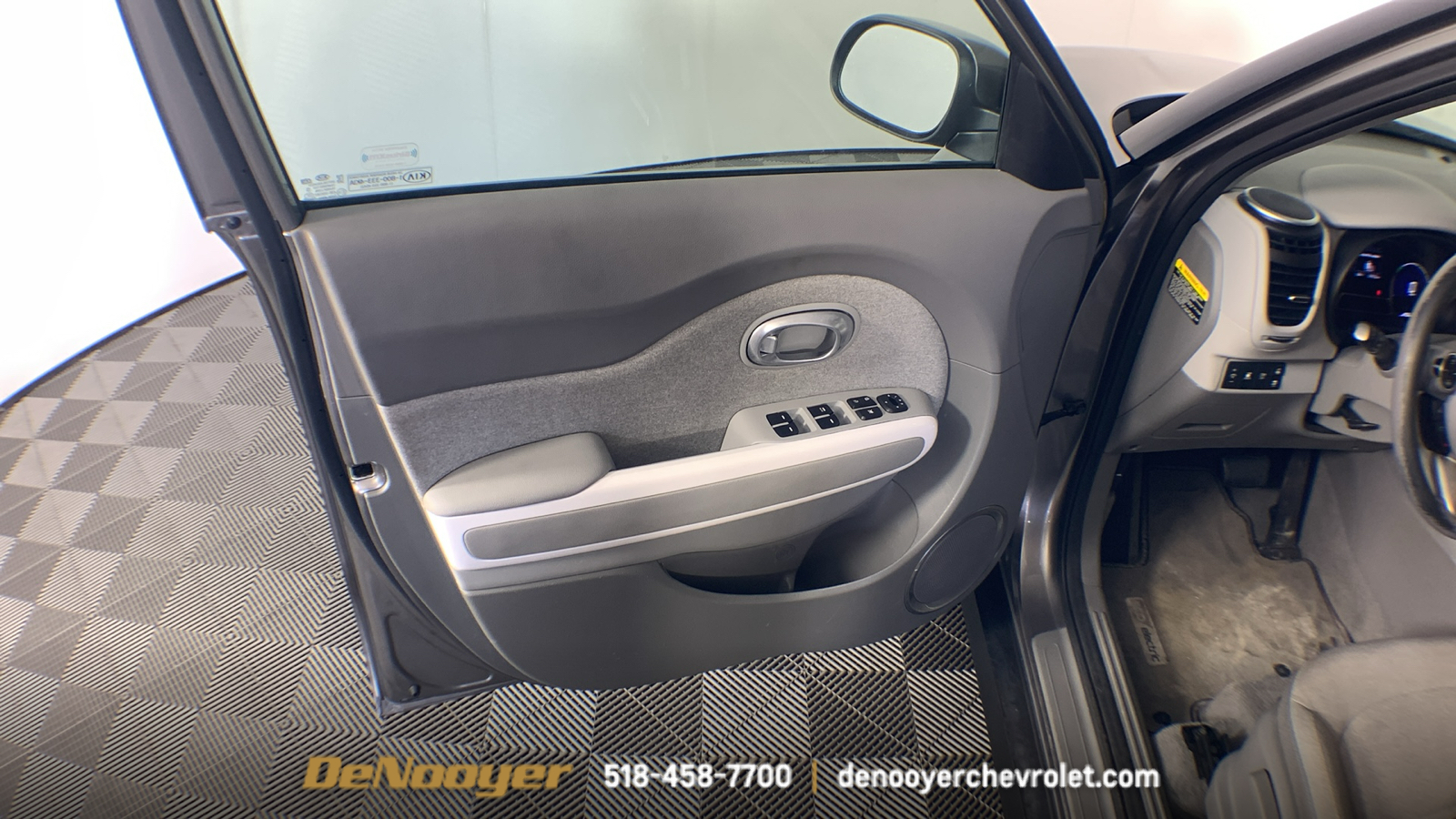 2016 Kia Soul EV Base 15