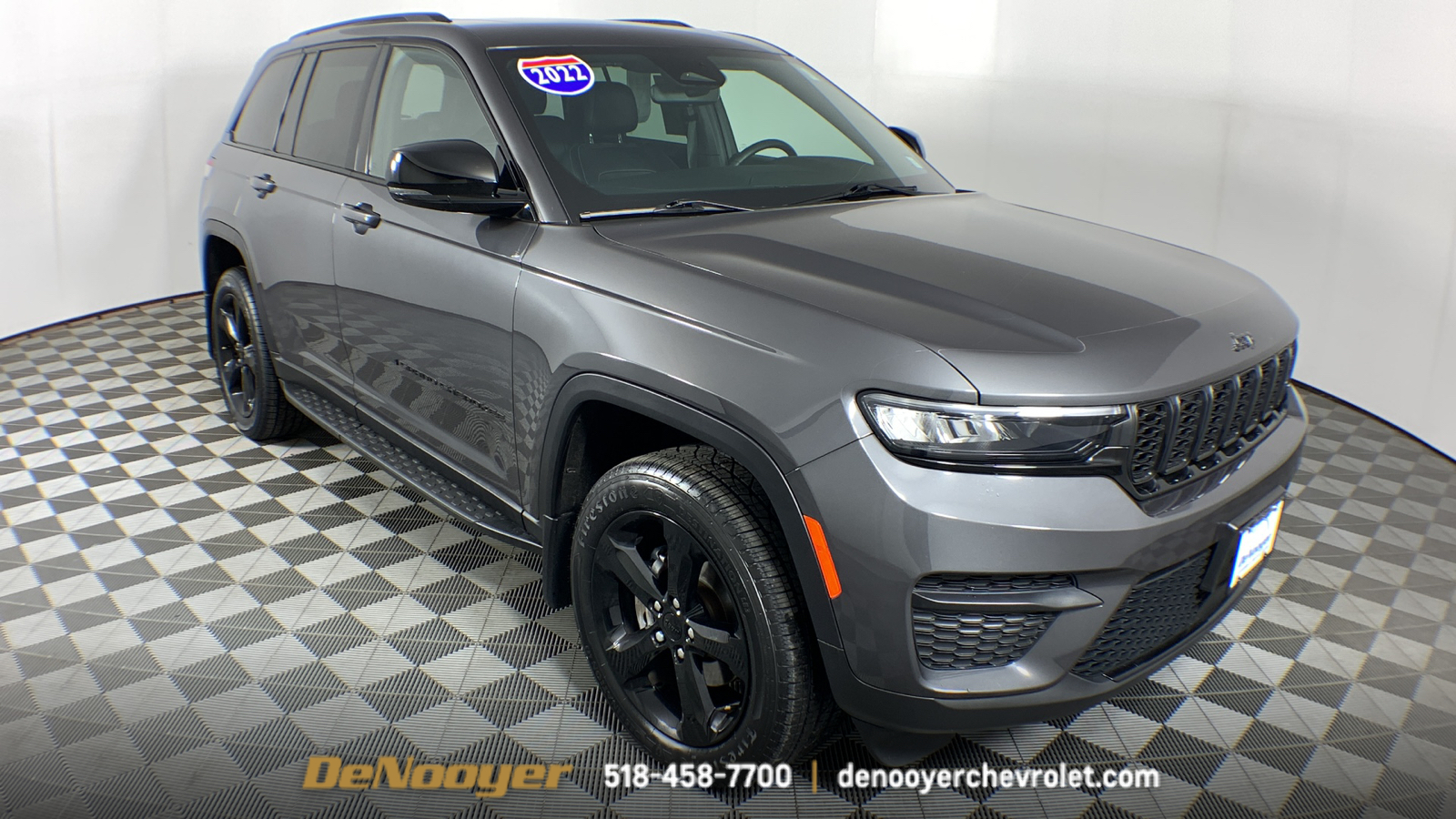 2022 Jeep Grand Cherokee Laredo 1