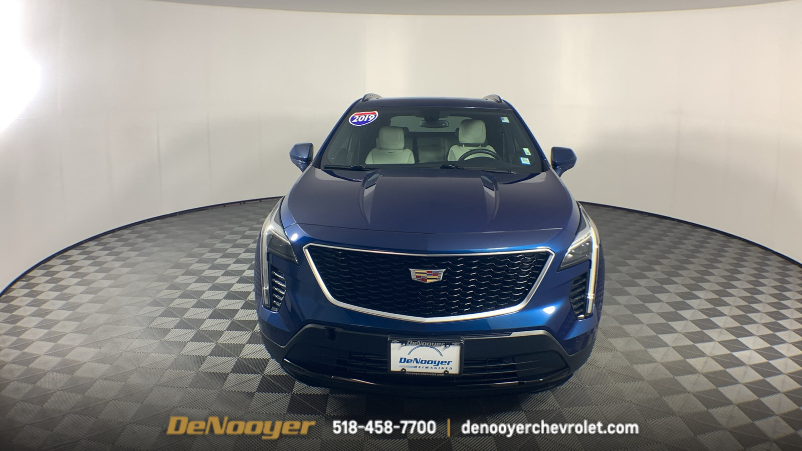 2019 Cadillac XT4 Sport 2