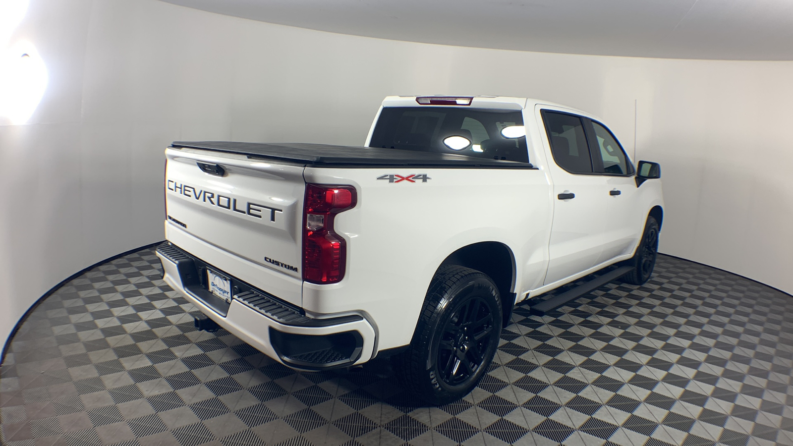 2023 Chevrolet Silverado 1500 Custom 10