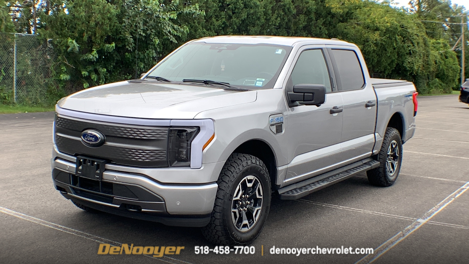 2023 Ford F-150 Lightning XLT 4