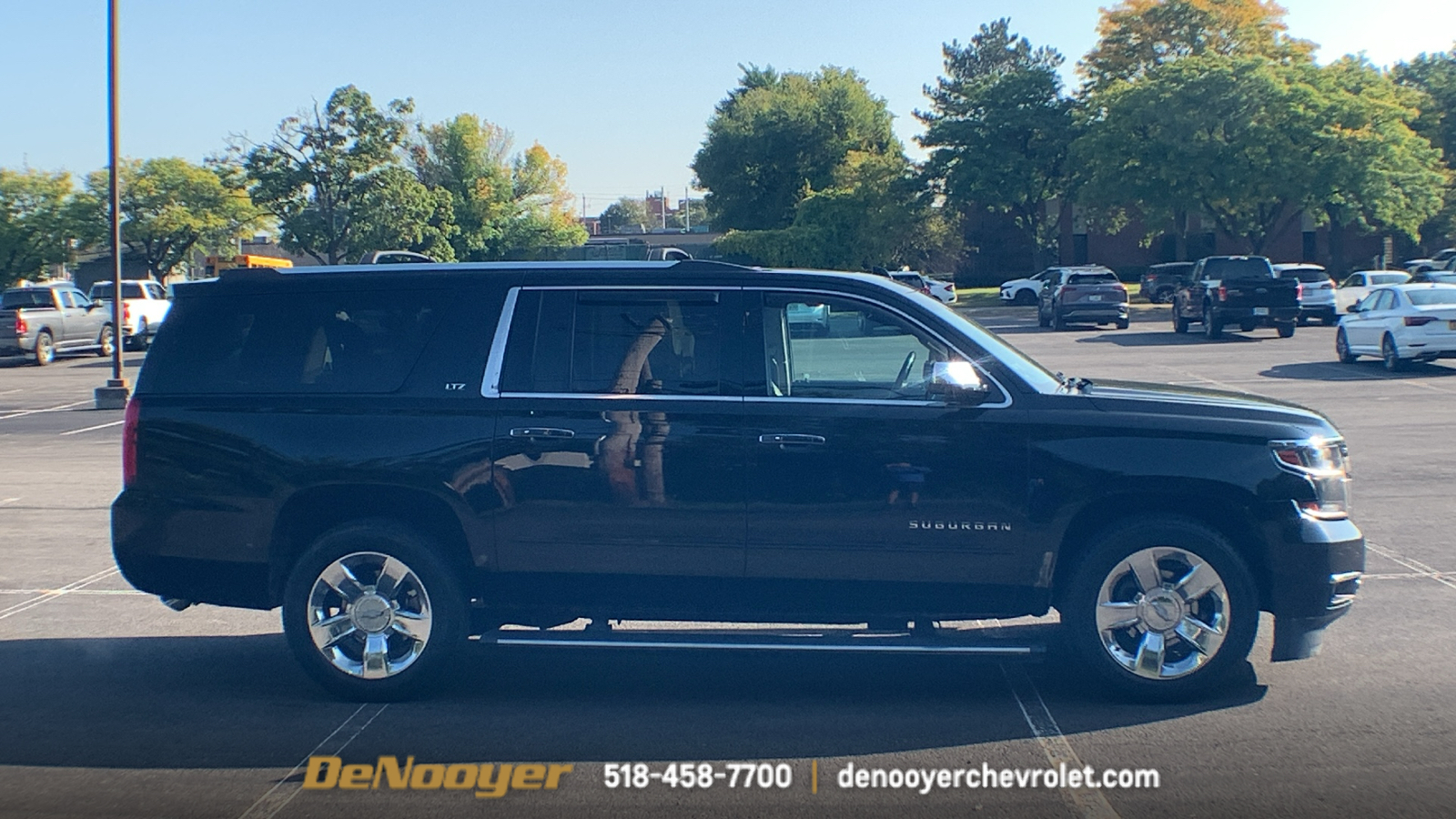 2015 Chevrolet Suburban LTZ 10