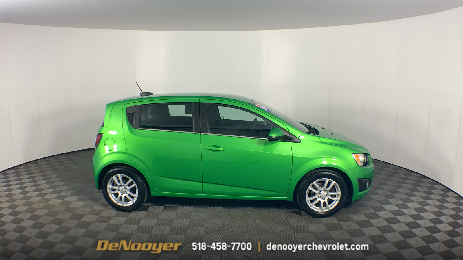 2015 Chevrolet Sonic LT 10