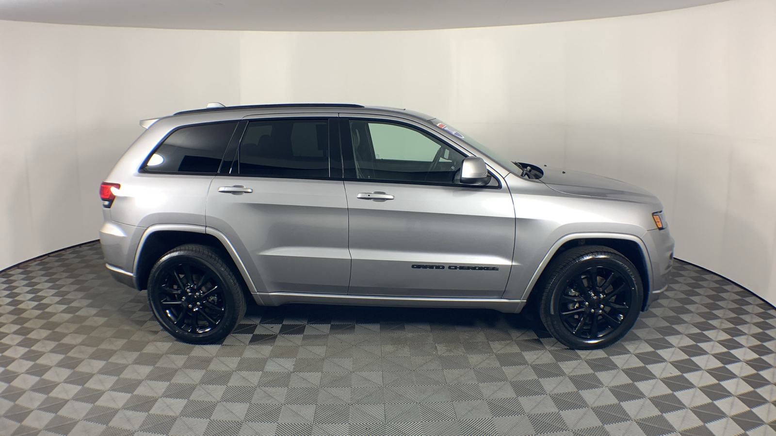 2021 Jeep Grand Cherokee Laredo X 10