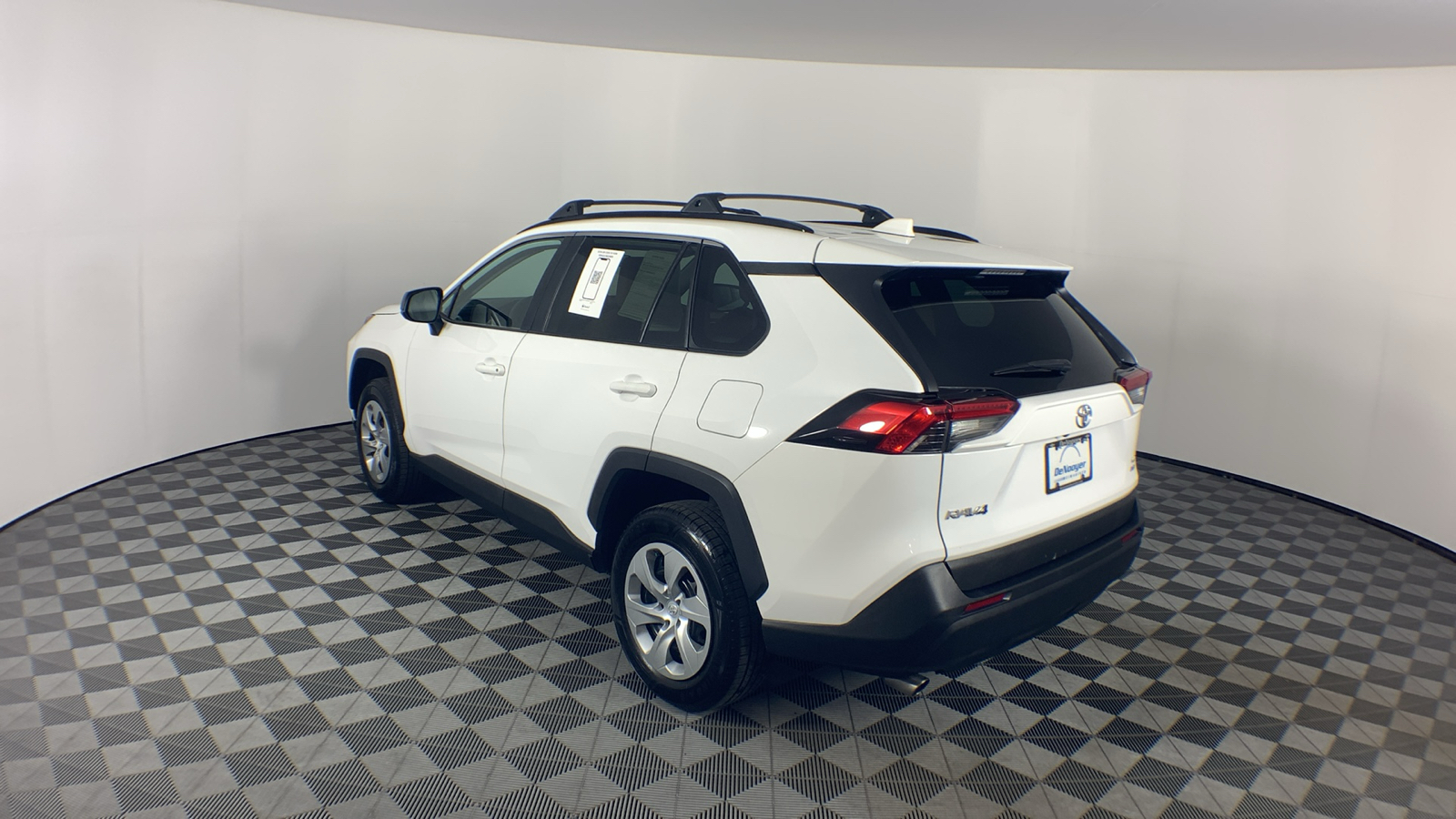 2020 Toyota RAV4 LE 6