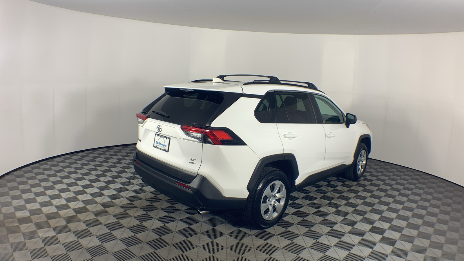 2020 Toyota RAV4 LE 9