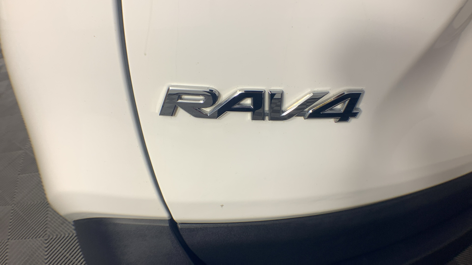 2020 Toyota RAV4 LE 48