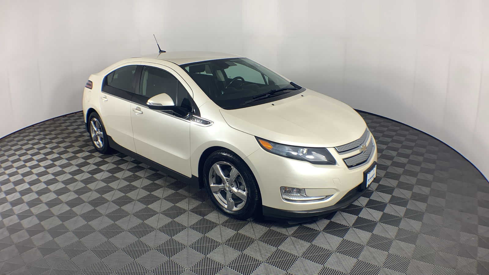 2013 Chevrolet Volt Base 1