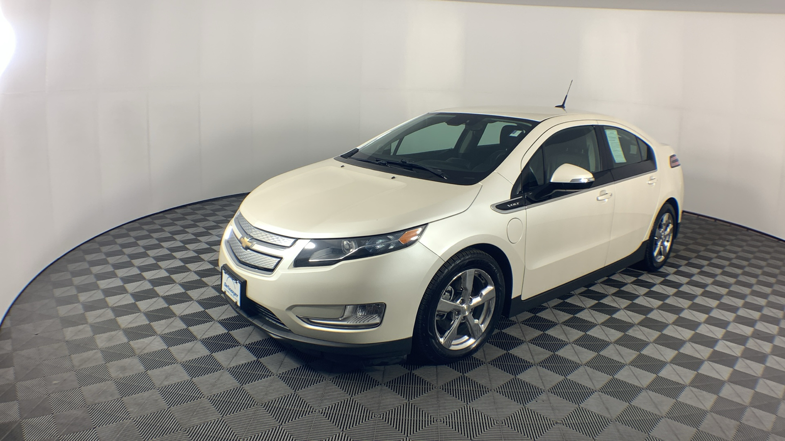 2013 Chevrolet Volt Base 4