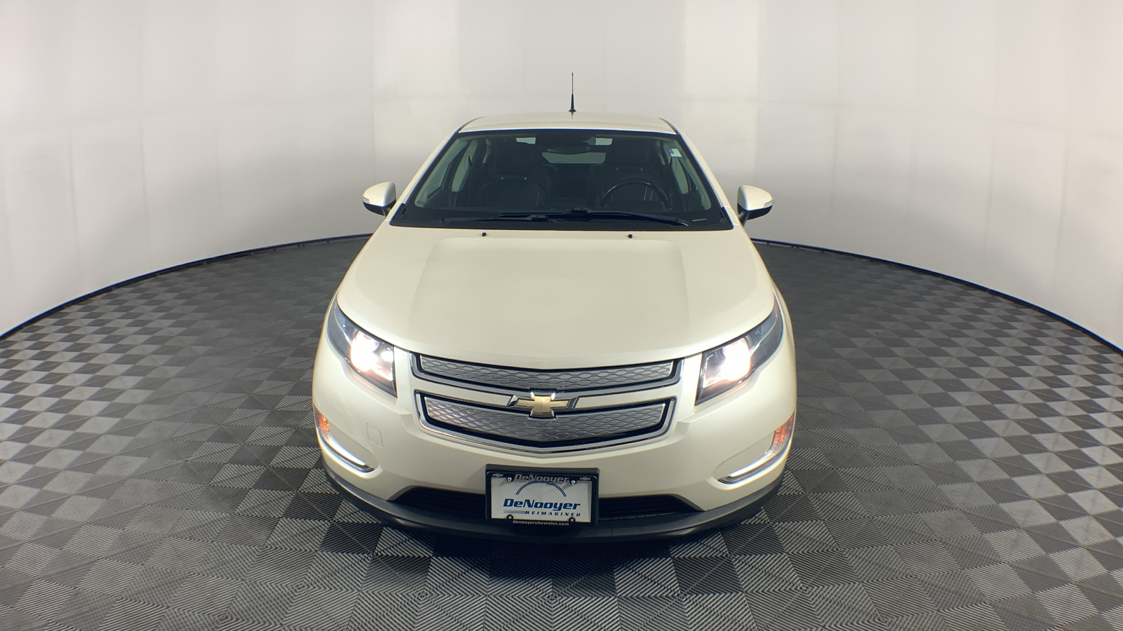 2013 Chevrolet Volt Base 10