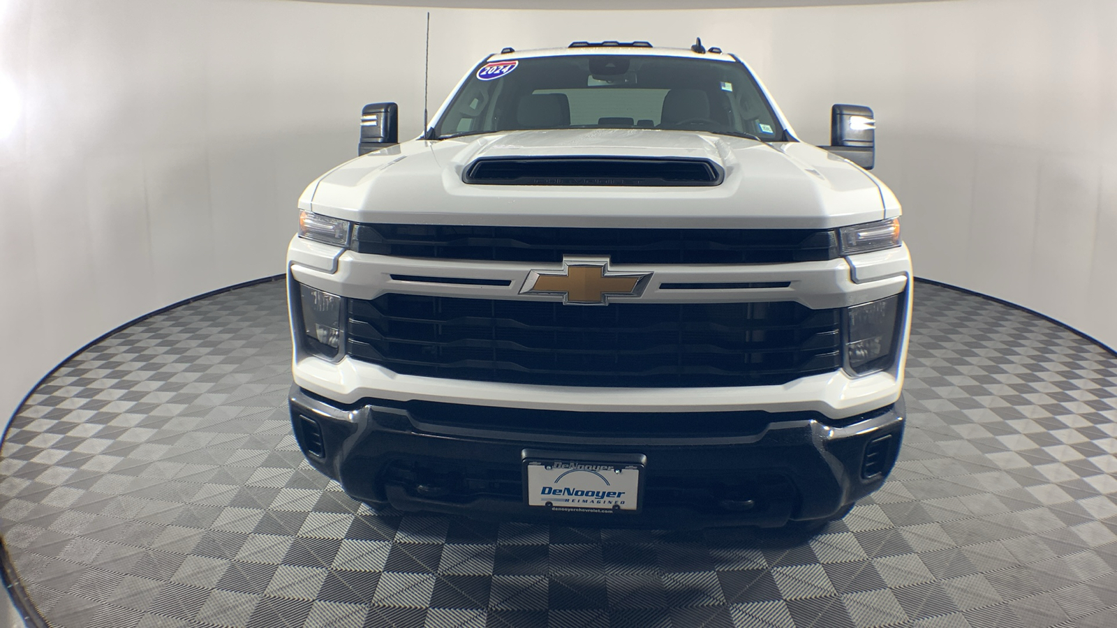 2024 Chevrolet Silverado 2500HD Custom 3