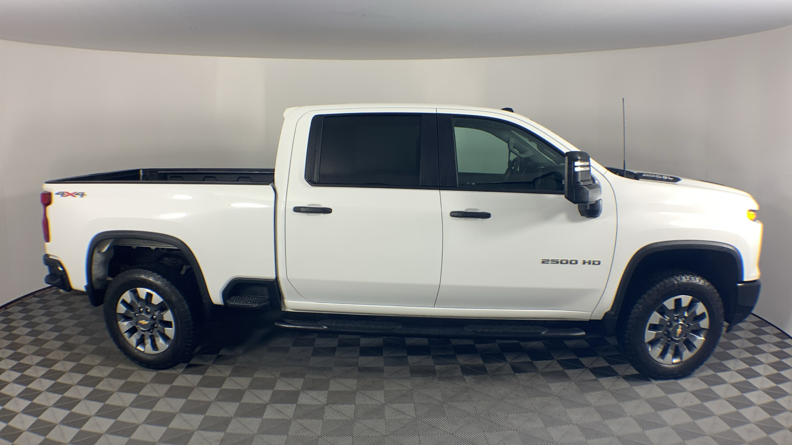 2024 Chevrolet Silverado 2500HD Custom 10