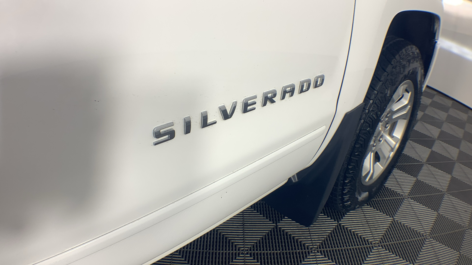 2018 Chevrolet Silverado 1500 LT 43