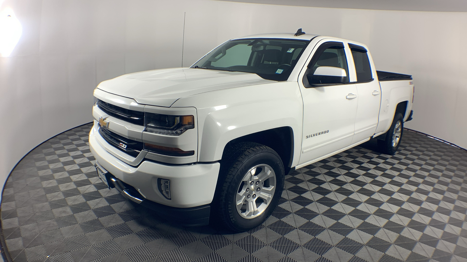 2019 Chevrolet Silverado 1500 LD LT 4