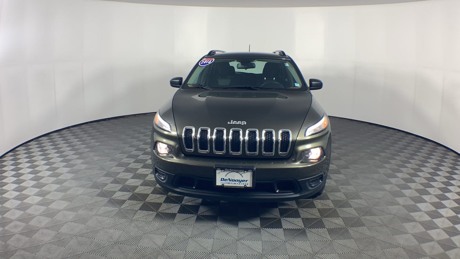 2016 Jeep Cherokee Sport 10