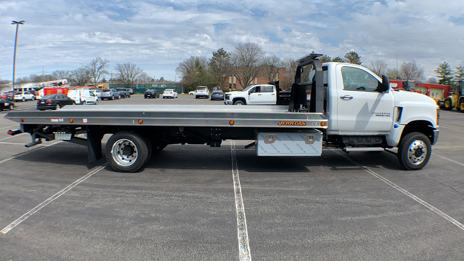 2023 Chevrolet Silverado 6500HD  9