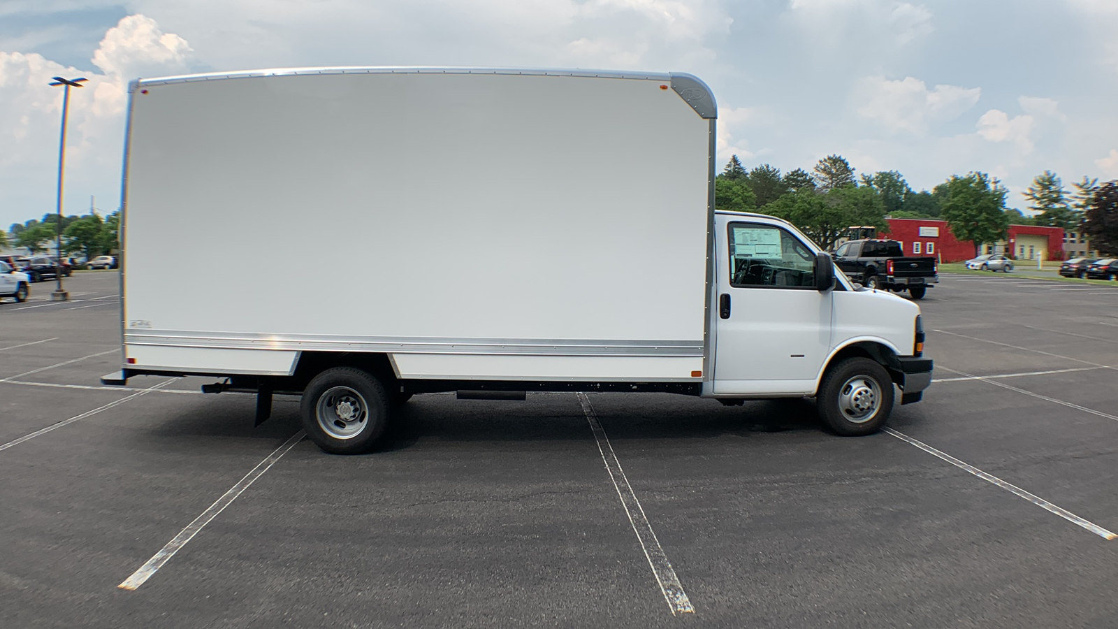 2024 Chevrolet Express 3500 Work Van 9