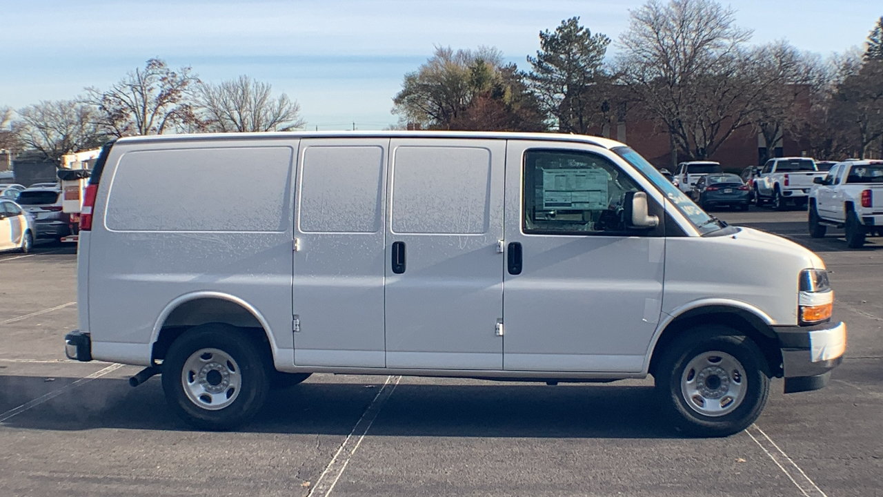 2024 Chevrolet Express 2500 Work Van 9