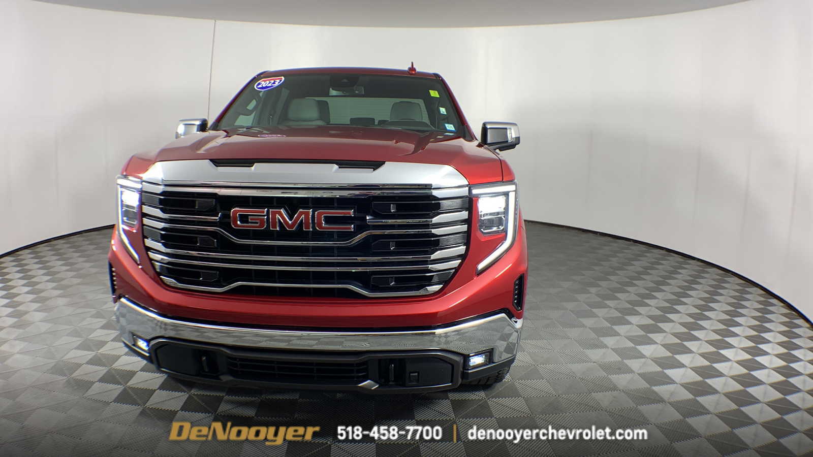 2023 GMC Sierra 1500 SLT 11