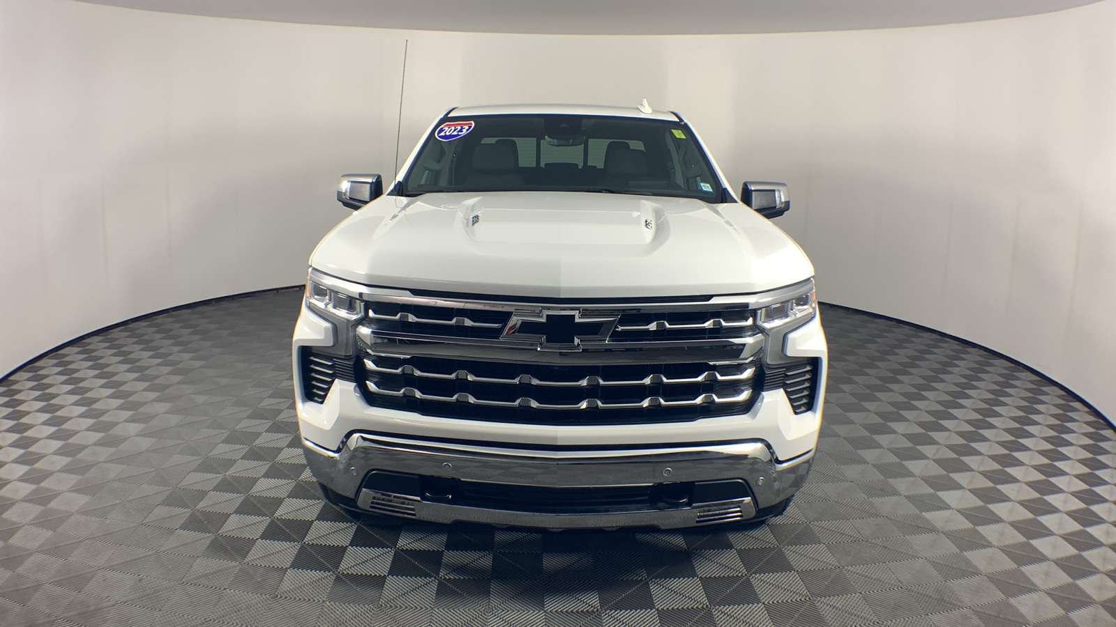 2023 Chevrolet Silverado 1500 LTZ 3