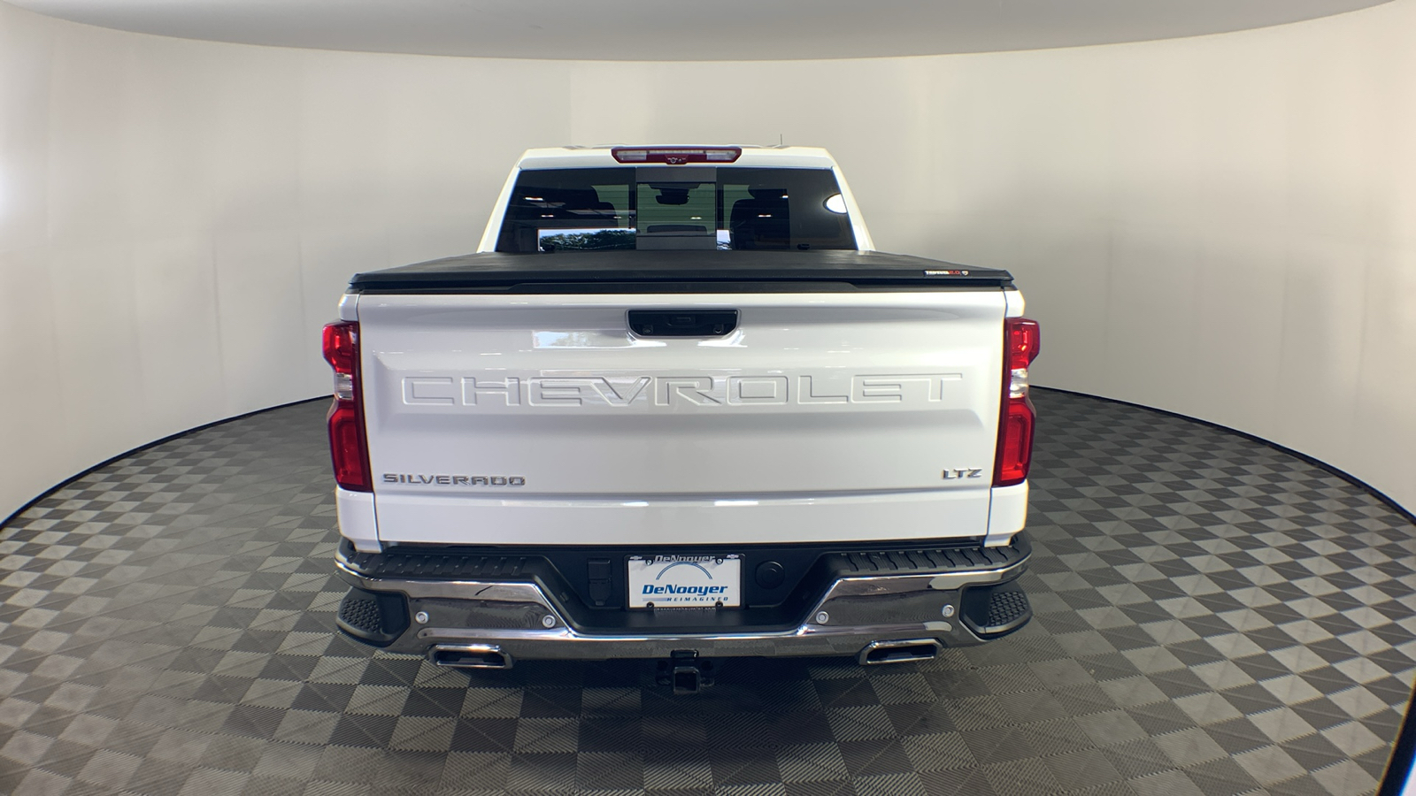 2023 Chevrolet Silverado 1500 LTZ 9