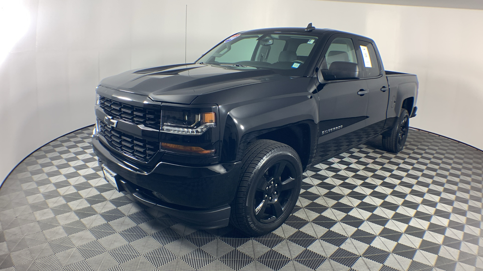 2018 Chevrolet Silverado 1500 Custom 4