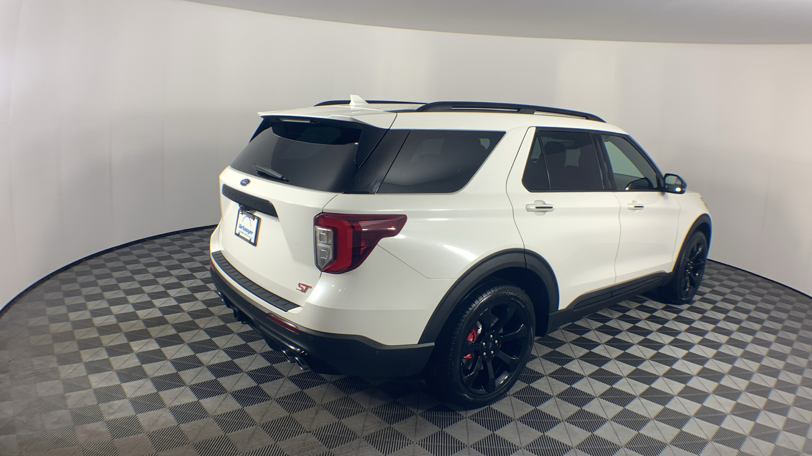 2020 Ford Explorer ST 9