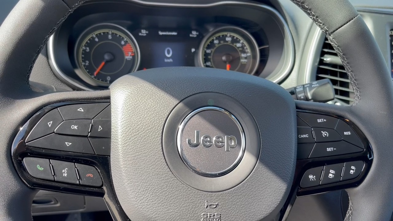 2023 Jeep Cherokee Altitude 15