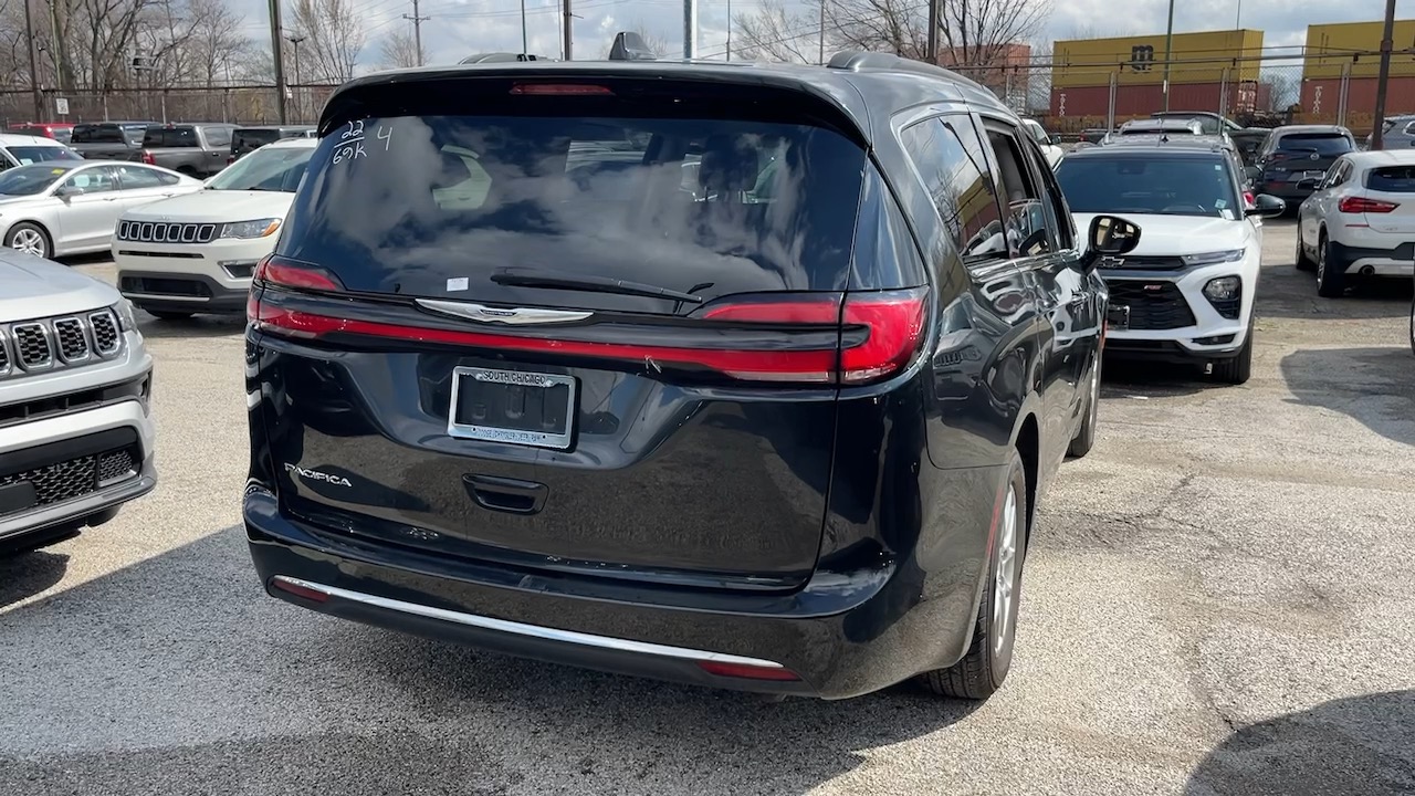 2022 Chrysler Pacifica Touring L 28