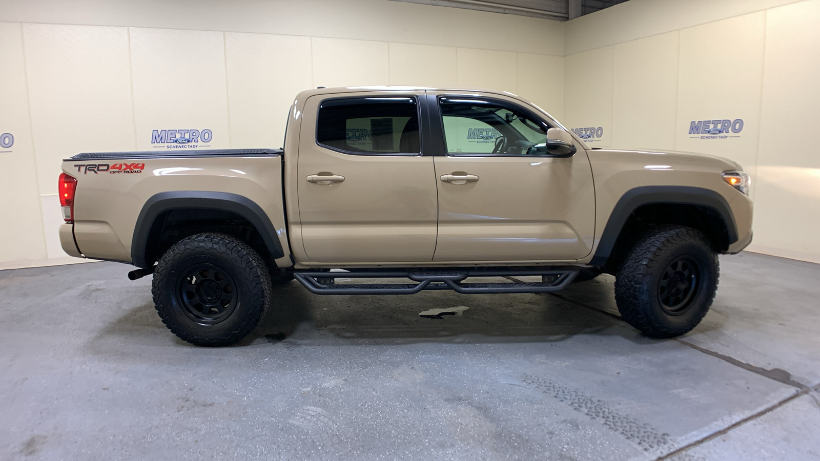 2017 Toyota Tacoma TRD Off-Road 2