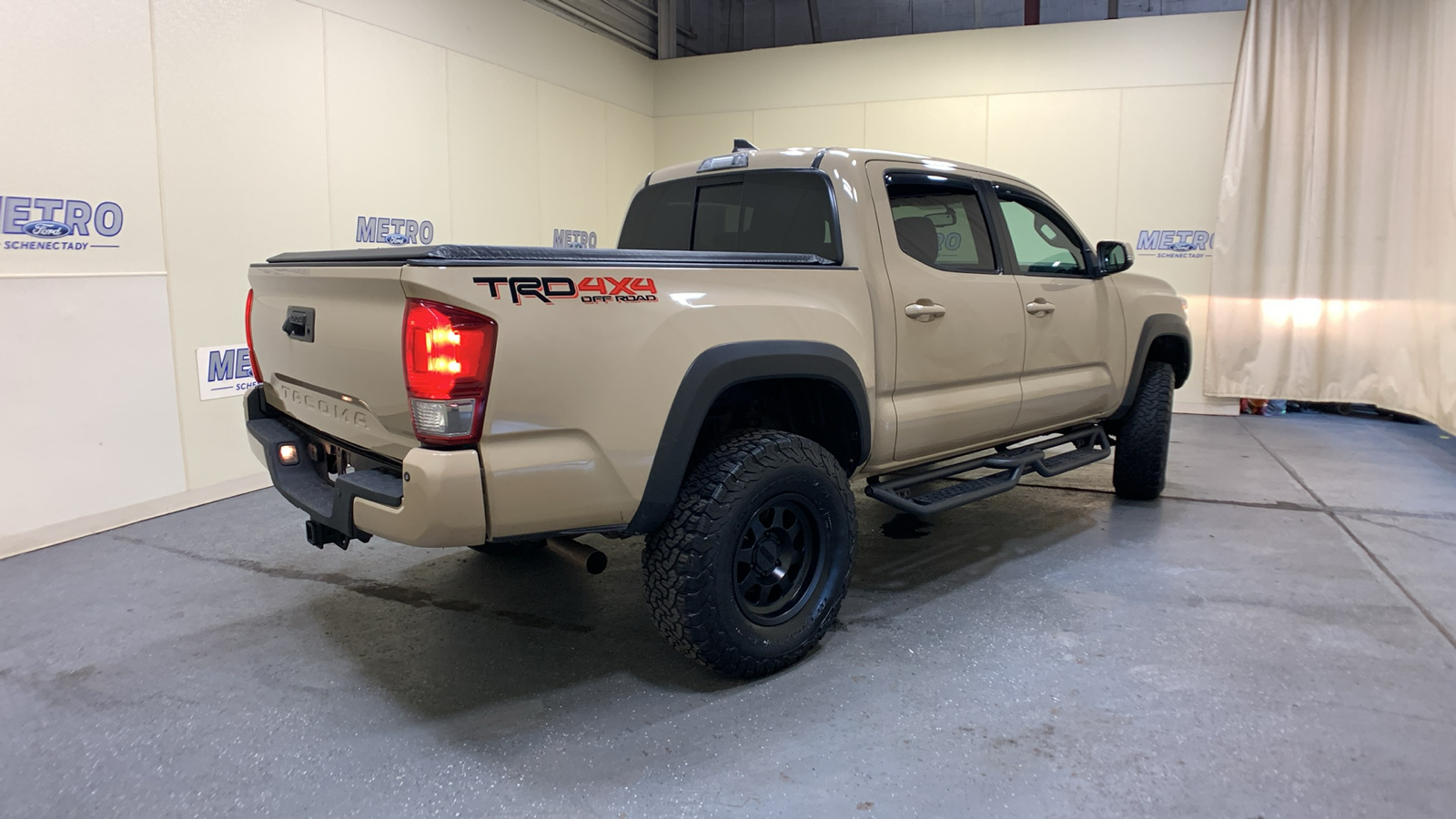 2017 Toyota Tacoma TRD Off-Road 3