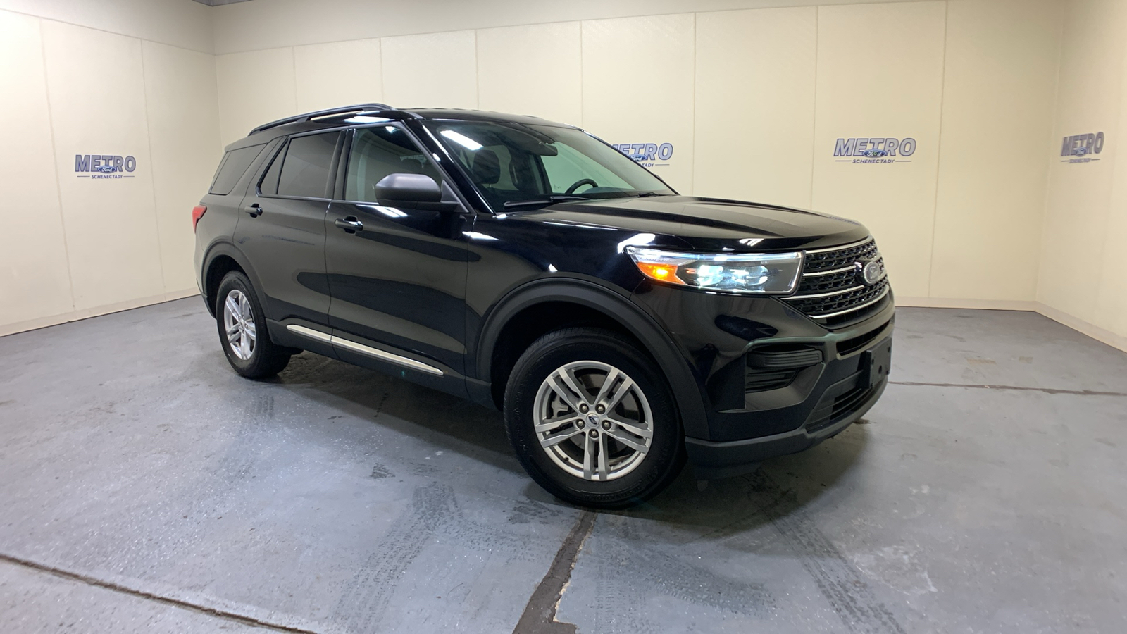 2021 Ford Explorer XLT 1