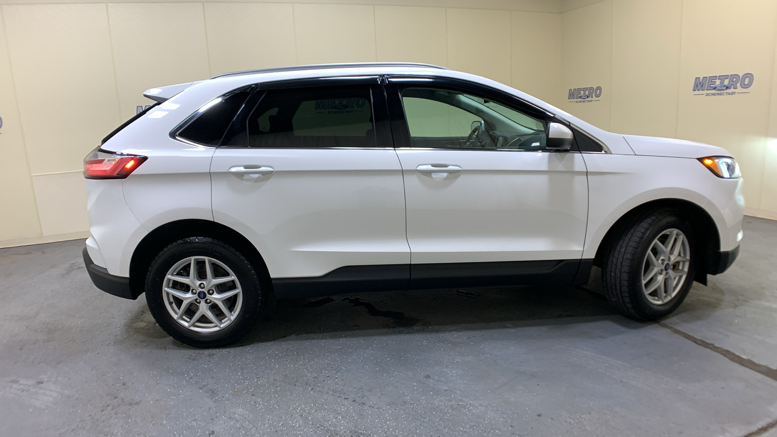 2022 Ford Edge SEL 2