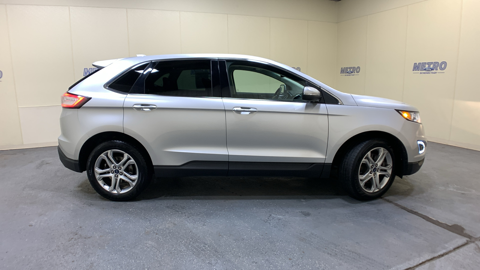 2017 Ford Edge Titanium 2