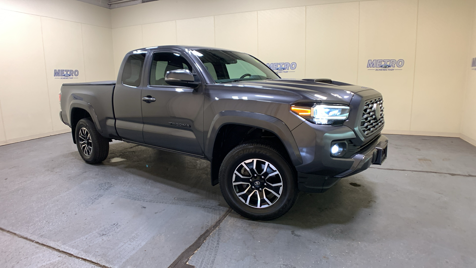 2022 Toyota Tacoma TRD Sport 1