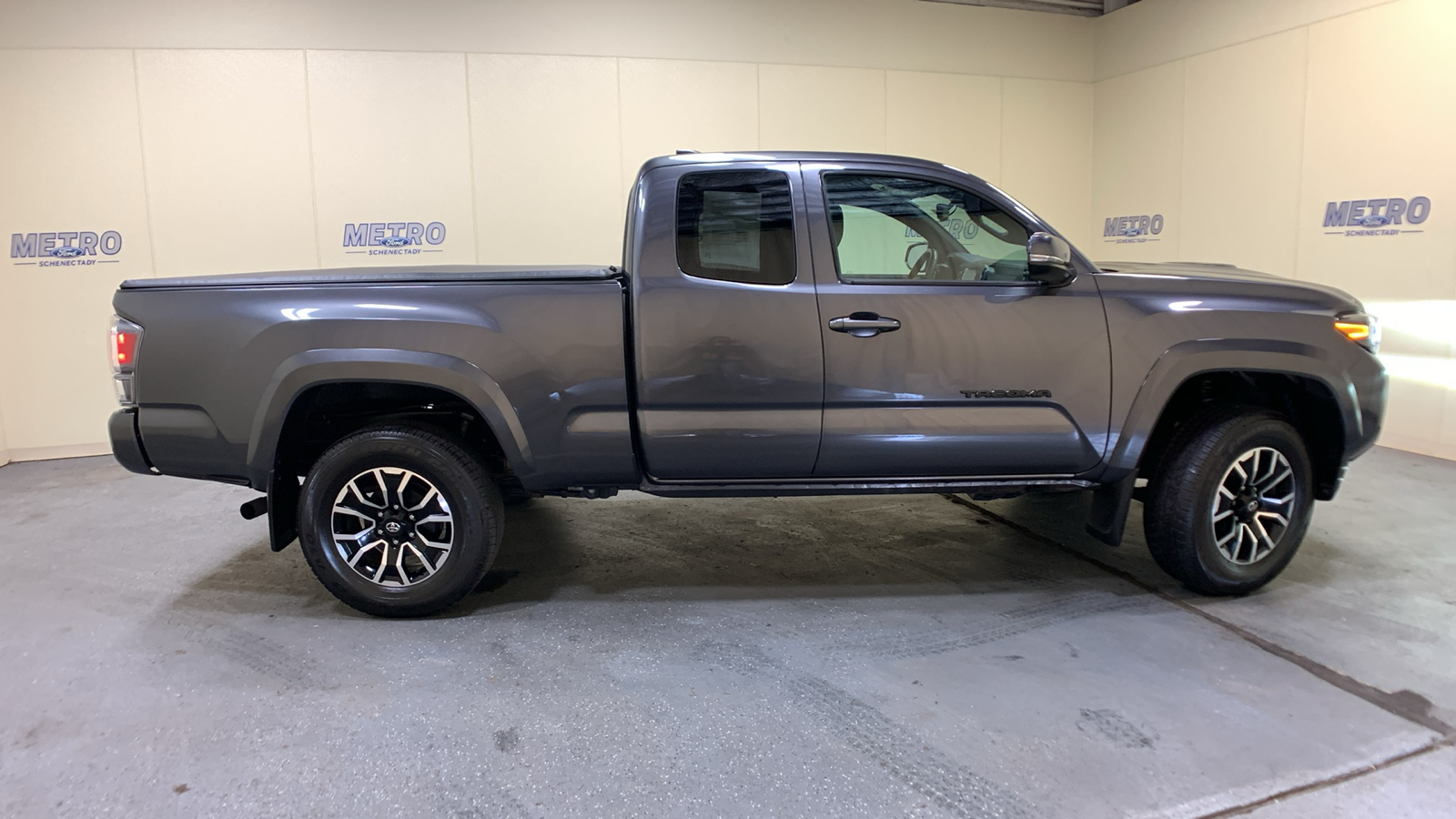 2022 Toyota Tacoma TRD Sport 2