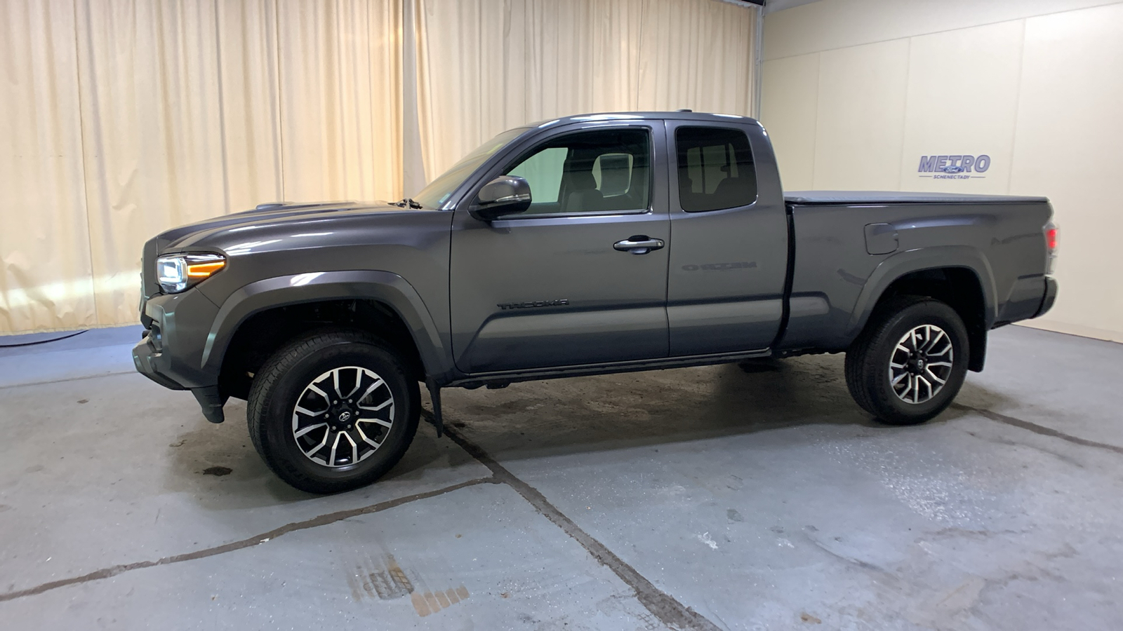 2022 Toyota Tacoma TRD Sport 6