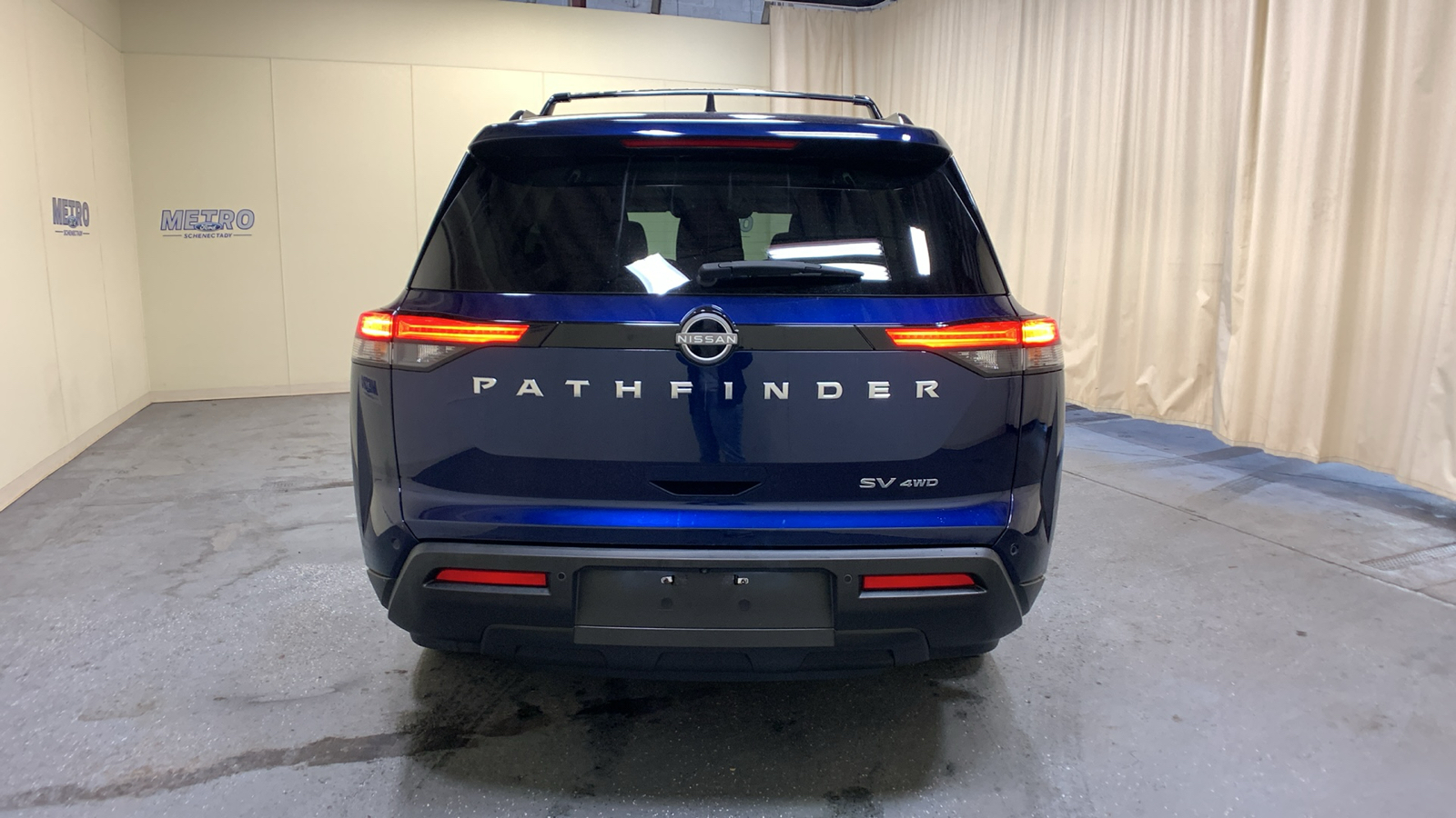 2022 Nissan Pathfinder SV 4